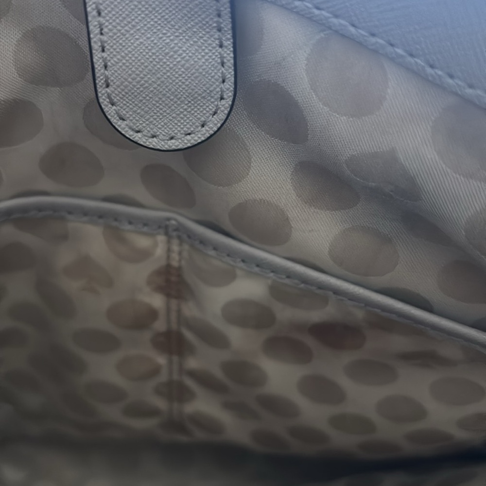 Kate Spade purse. This is a purse that can be rehabbed. - Picture 14 of 16